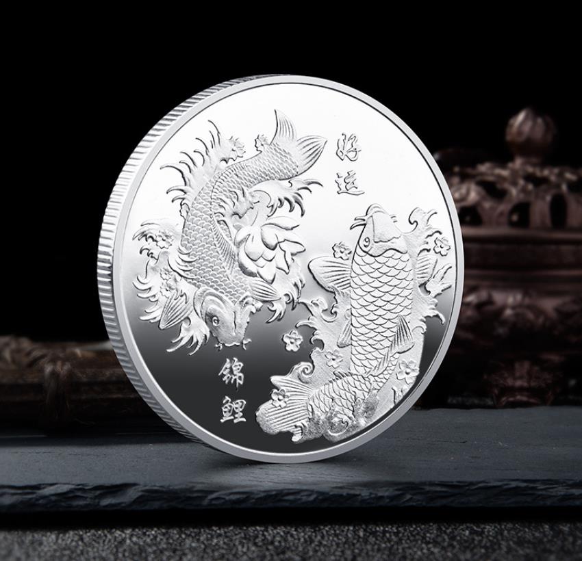 Arts and Crafts Chinese style koi commemorative gold and silver coin color printing