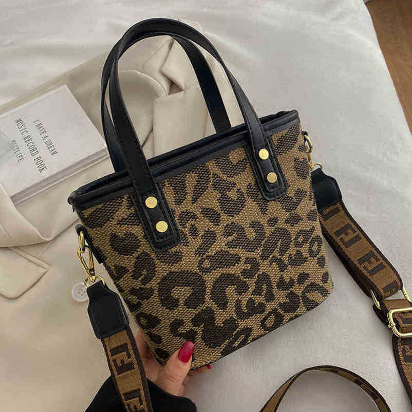 2024 Nuovo designer Womens Cross Cohbody Spalla Leopard Hand Secket Basket Cabe Baske