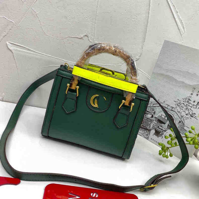 2024 Designer Designer Women's Cross Cohly Spring Spring e Bamboo Portable Small Messenger Fresh Ascle Conta bancone La stessa borsa