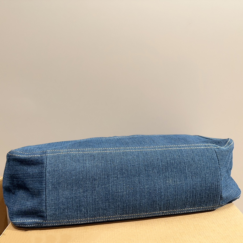 Borsa a tracolla di design da donna oversize di lusso di marca francese Famosa doppia lettera Borsa a mano a catena da donna di grande capacità Borsa a tracolla in denim di alta qualità Borsa da viaggio