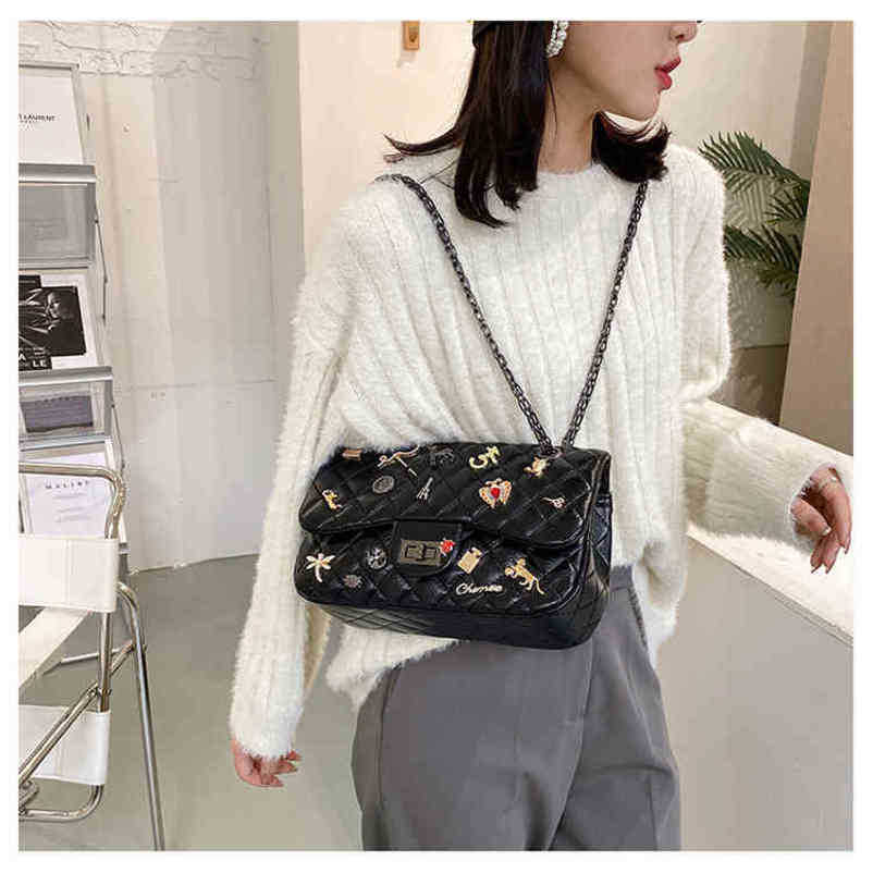 2024 New Designer womens crossbody shoulder pop small badge diamond lattice embroidered thread chain trend Messenger bag