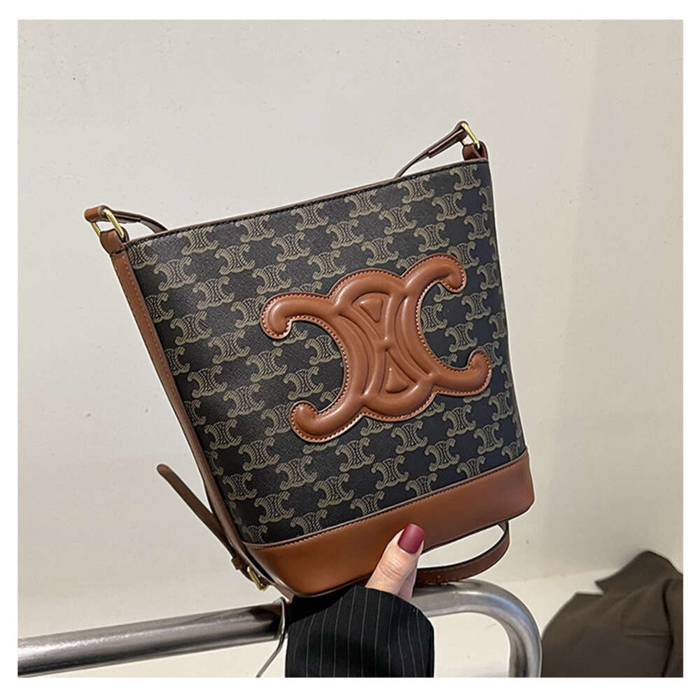 Balde saco mensageiro designer célula lona split couro balde couro tem uma bela capacidade outono e nova bolsa feminina premium moda um ombro c pxaa