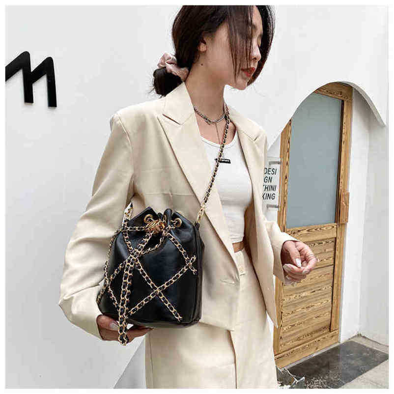 2024 Nieuwe Designer Dames Crossbody Schouder Boodschapper Fresh Small Bucket Leisure Simple Chain Bag