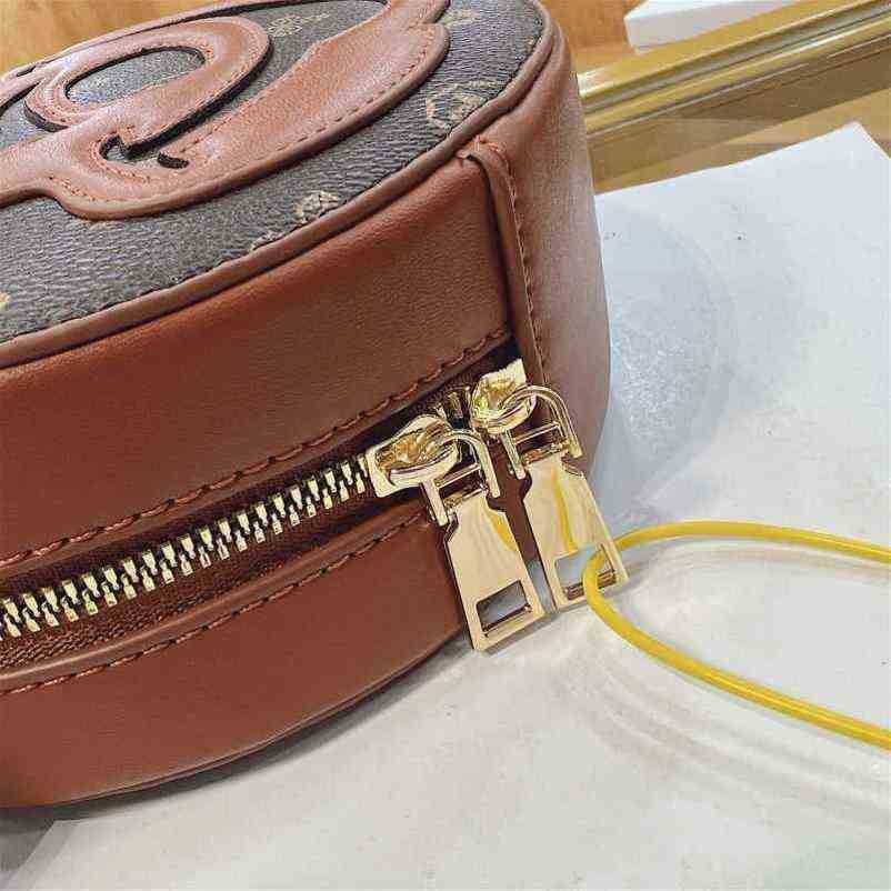 2024 El hombro de Crossbody para mujer nuevo de diseñador puede ser y lotes mixtos Mujeres Mujer Matón dibujos animados de teléfono móvil lindo