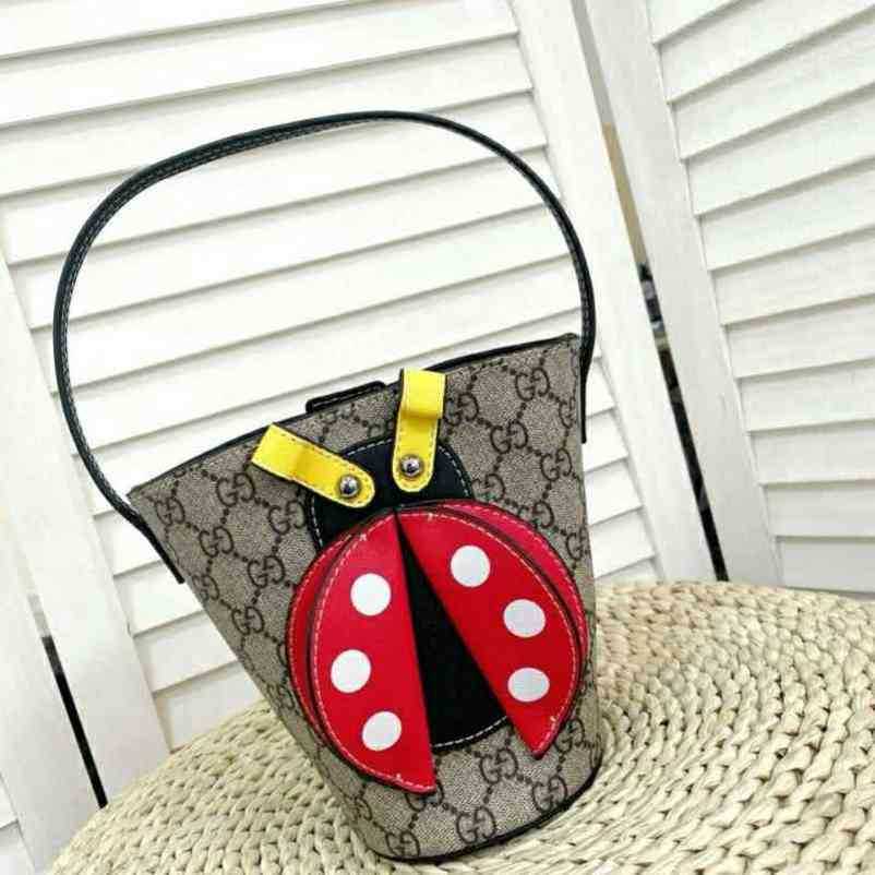 2024 Neue Designer Damen Crossbody Schulter können und gemischte Chargen sieben Sterne Ladybug Childrens Trend Business Pendelbeutel