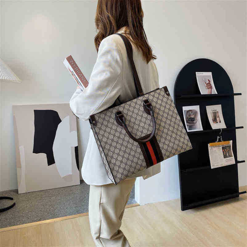 2024 Nouveau concepteur pour femmes crossbody épaule coréenne Texture de grande capacité sac à aisselle imprimée portable