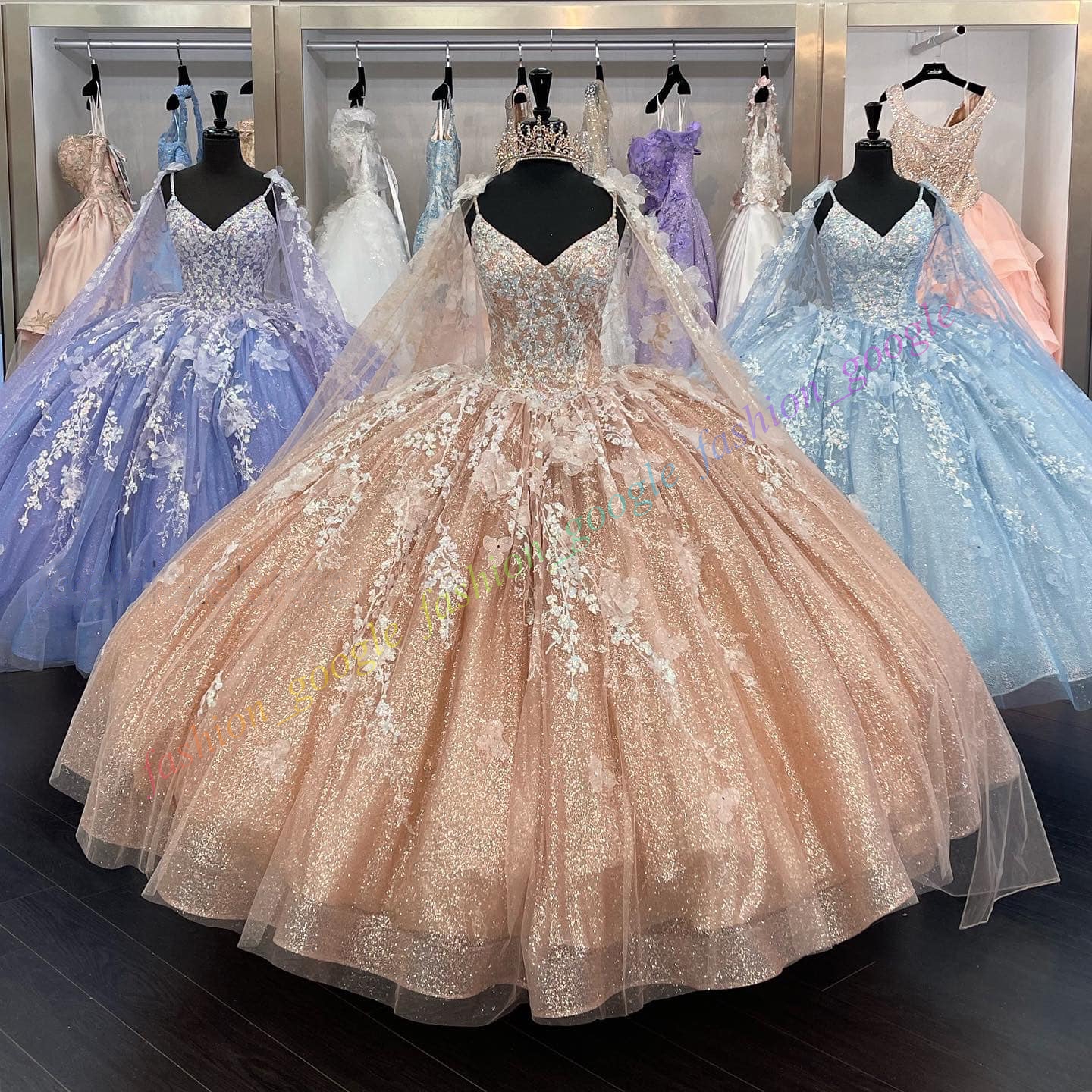 Lavendel quinceanera klänning 2024 cape glitter tyll charro mexikansk kvitten söt 15/16 födelsedagsfest klänning för 15: e tjejdrama vinter formell prom gala spets paljett guld