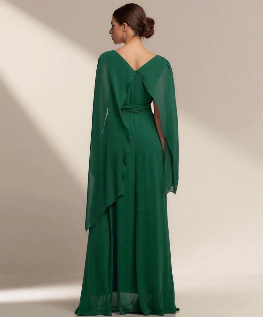 Vintage longue en mousseline de soie verte mère de la mariée robes avec Wrap A-ligne bijou cou longueur de plancher maman du marié robe avec ceinture marraine robe pour les femmes