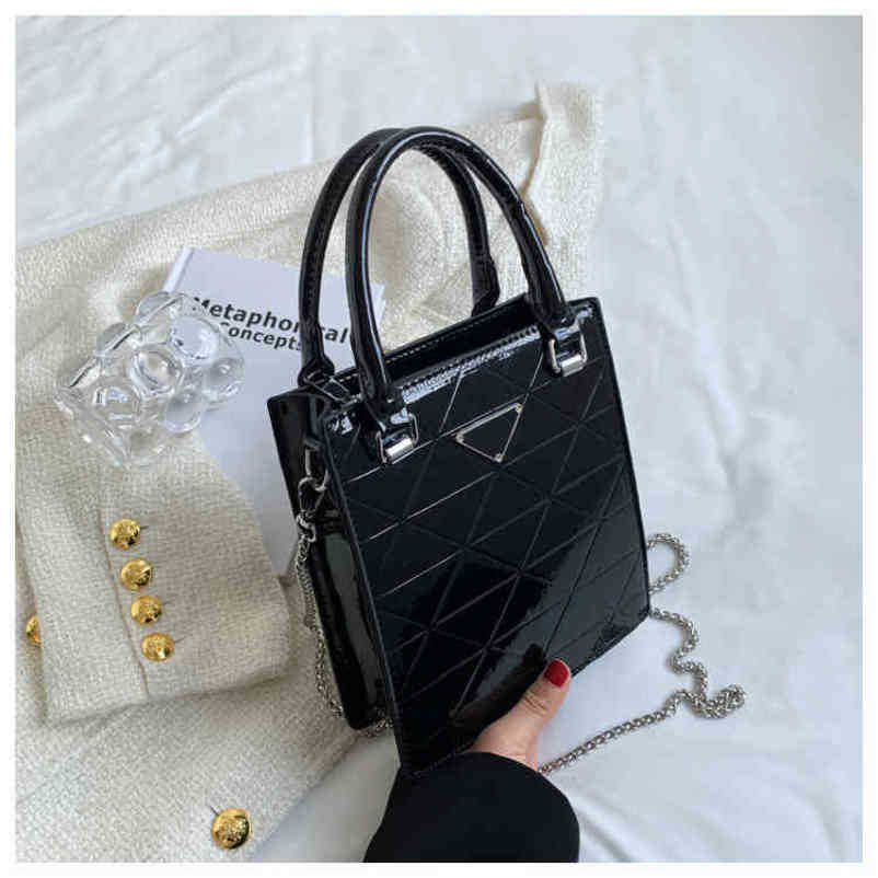 2024 NUEVO diseñador Mujer Crossbody Hombro Corea Corea Square Valor de cuero Messenger Bolsa de cara brillante