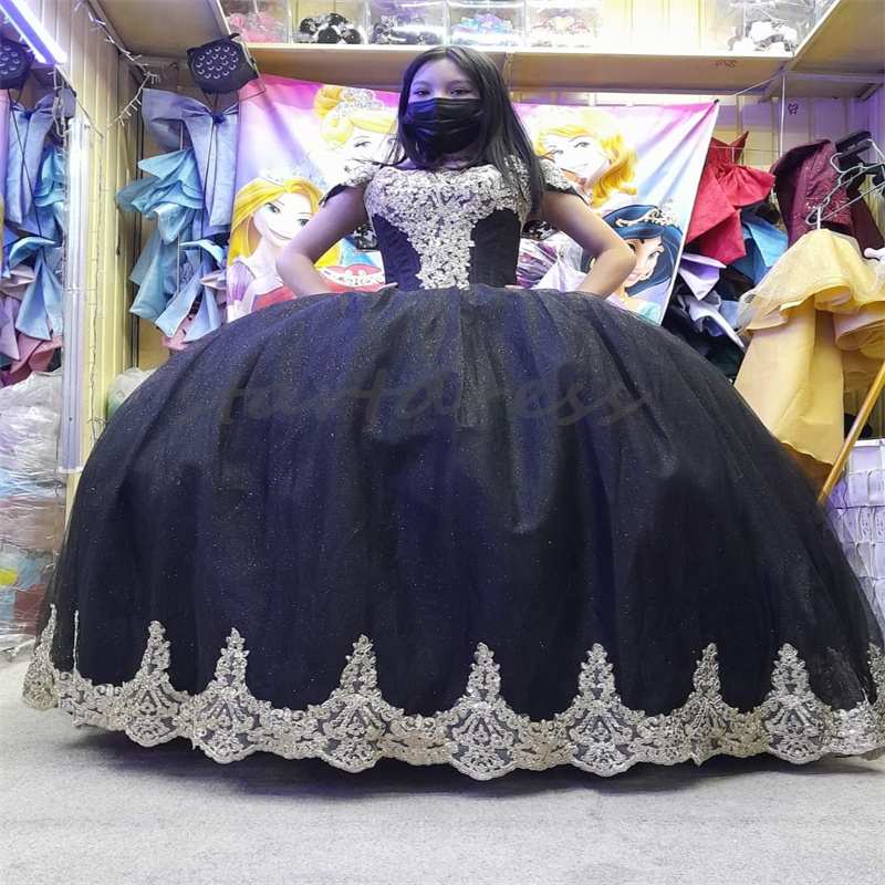 Robes de Quinceanera noires bouffantes avec appliques, robe de bal en dentelle, épaules dénudées, robe de fête de seize anniversaire, élégante à lacets avec nœud, robe de 16 ans, 2024