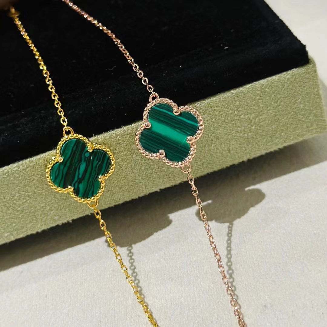 Marca de lujo trébol pendientes de diseño pulsera colgante collares anillo 18k oro piedra verde collar pulseras pendiente anillos de oreja joyería