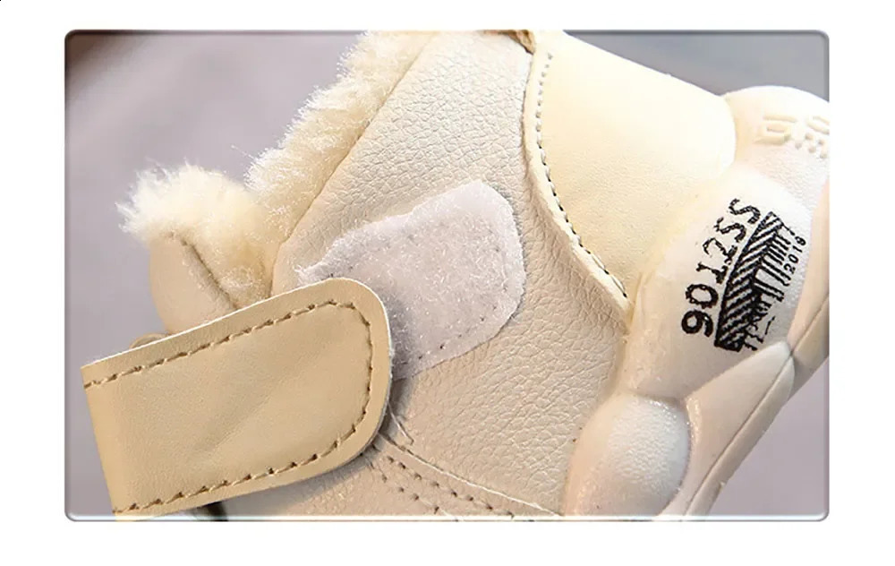 Botas de inverno botas de criança para criança bebê grosso sapatos de algodão quente 2024 antiderrapante sola macia calçado de pelúcia para crianças bebê infantil 231109