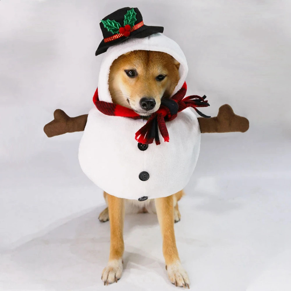 興味深い服を着て立ち上がるペットクリスマス雪だるま犬ハロウィーンパーティーペットロールプレイング装飾服暖かい猫ジャケットパーカー231109