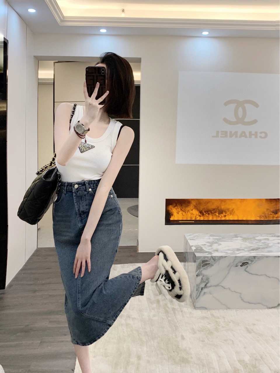 Designer di lusso Nuovo uomo e donna a maniche corta Set di abbigliamento sportivo camicia famiglia Split Skirt Denim Nuovo stile Consigliato Coppia con il set di abbigliamento salvarti il cuore