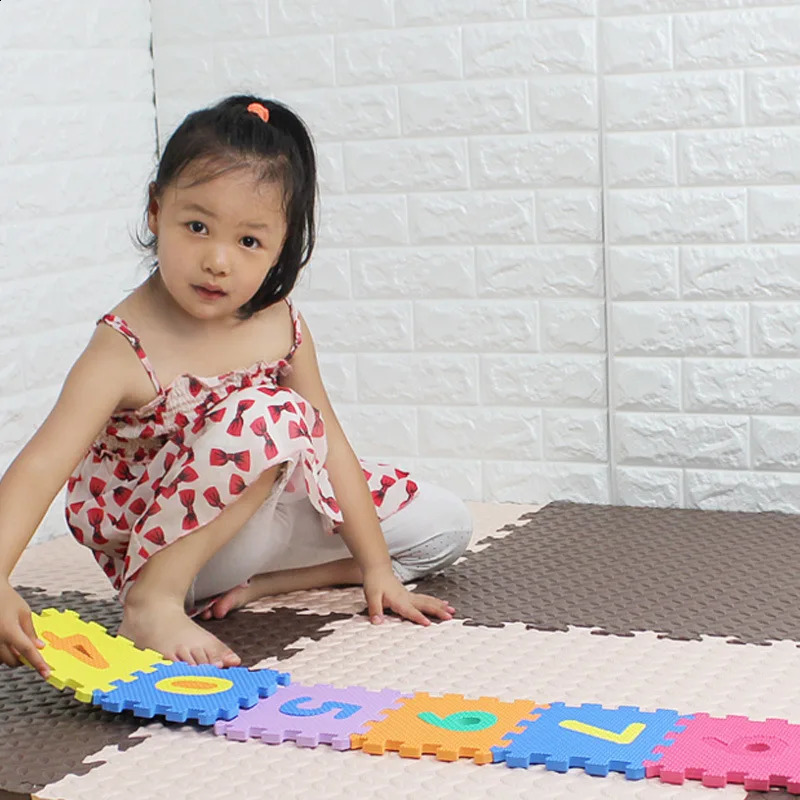 Baby mattor Playmats Play Mat Montessori Children Toys Carpet Puzzle EVA Tiles Alfabetets nummer och symbol 15 15 cm liten storlek 231109