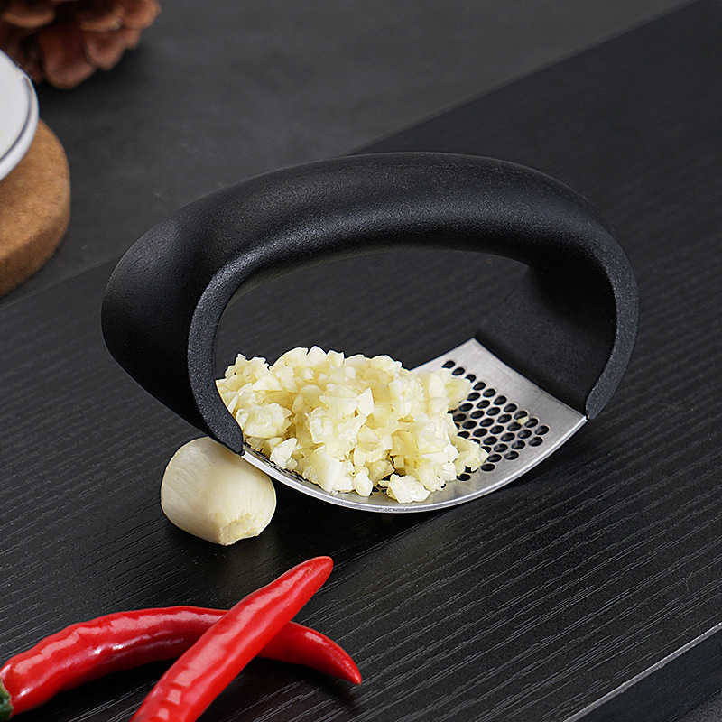 New Garlic Tools Stainless Garlic Press Household Manual Device Kitchen Squeezer Ginger Kitchen Accessories