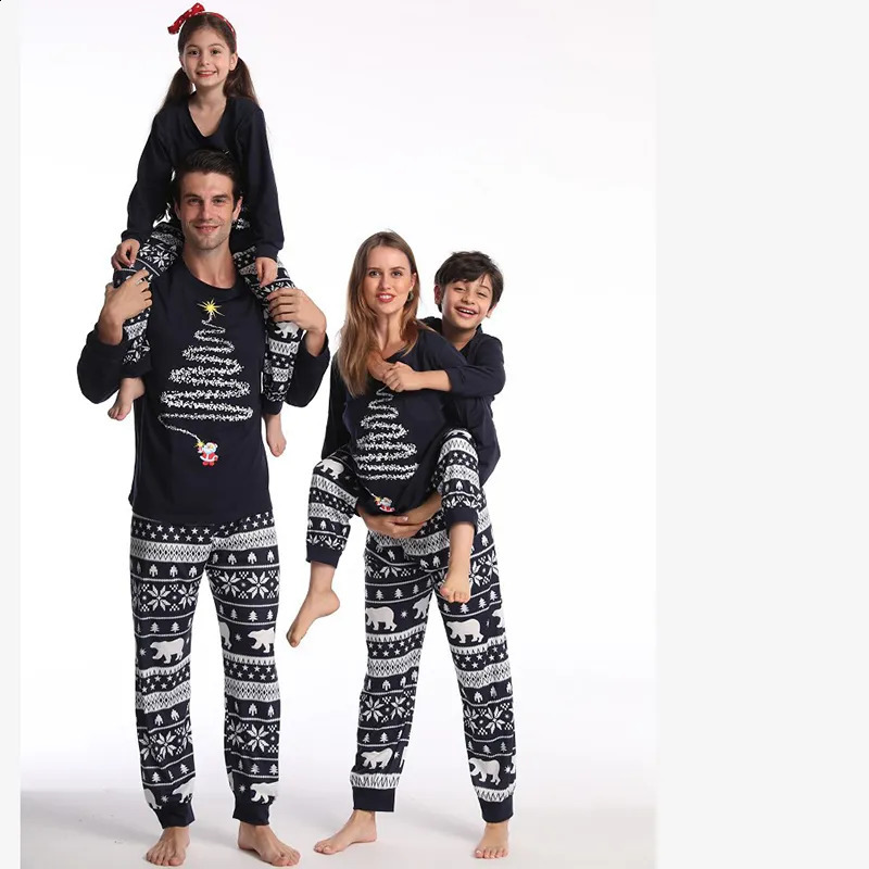 Одинаковые комплекты для всей семьи Зимний год Модный рождественский пижамный комплект Одежда для мам и детей Рождественские пижамы для семьи Комплект одежды Одинаковый наряд 231110