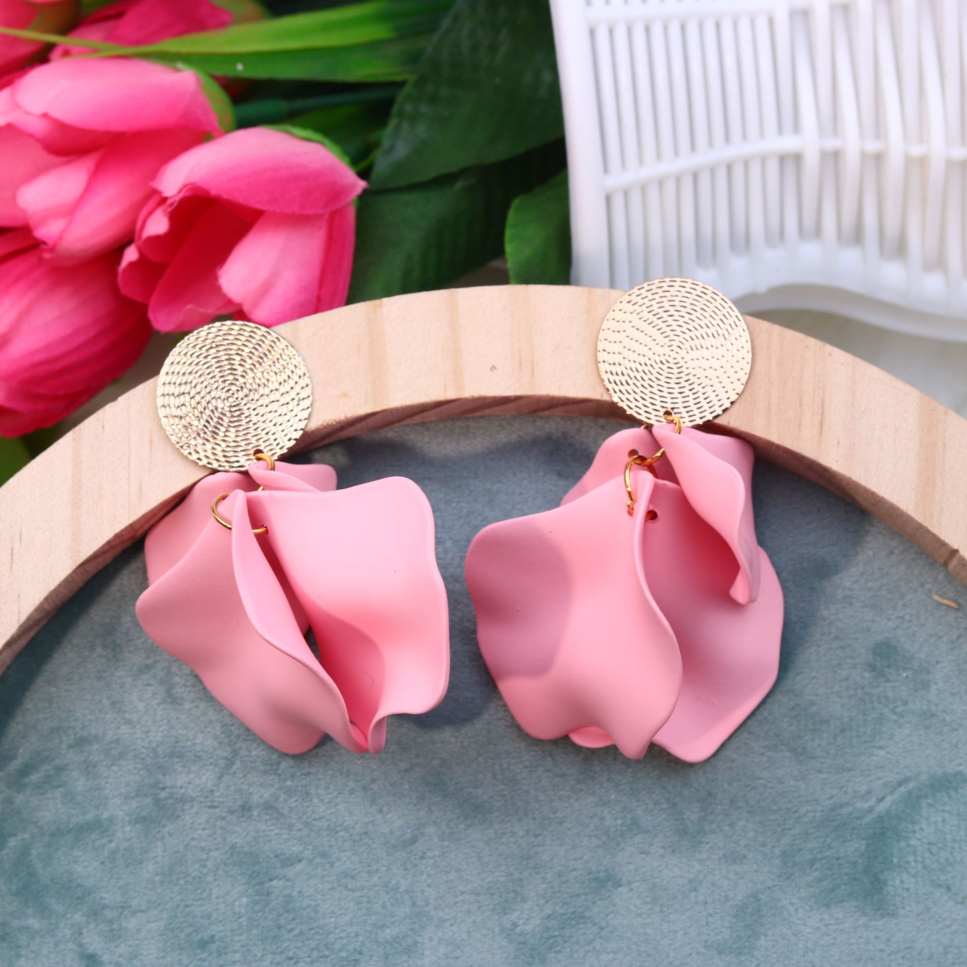 Neue böhmische romantische Su-Ohrringe, Blütenblatt-Sprühfarbe, plissiert, Bonbonfarben, modische Ohrringe, Ohrringe für Frauen