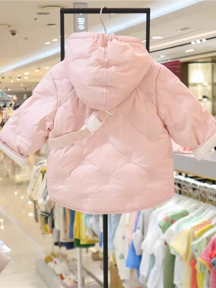 Giyim Setleri Spot Duck Down Ceket Aşk Aşk Hazine Kore 23 Kış Kışlı Çocuk Bebek Kapşonlu Ceket Satchel 231109