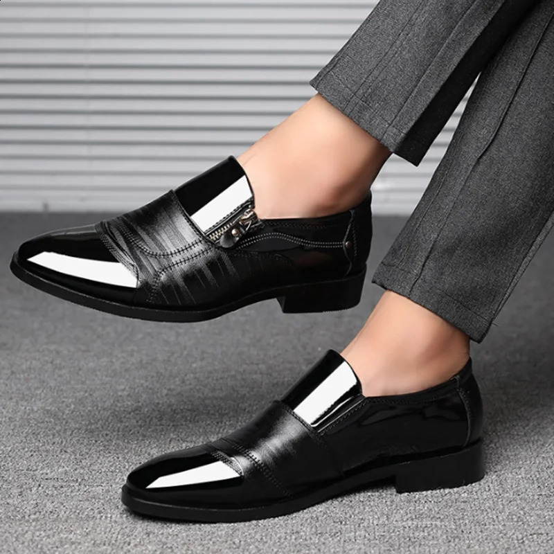 Dress Shoes Black Patent PU Leather Shoes Slip on Formal Men Shoes Plus Size Point Toe Wedding Shoes for Male Elegant Business Casual Shoes 231110