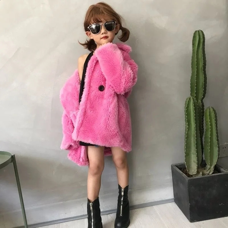 Cappotto Moda Bambina Giacca invernale Pelliccia spessa Bambino Bambino Caldo Pecora come lana Capispalla Abiti di alta qualità 214Y 231109