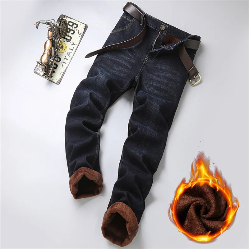 Jeans da uomo Jeans termici da uomo Inverno Neve Caldo Peluche Jeans dritti elasticizzati Uomo Addensato in pile Denim Pantaloni lunghi Papà Pantaloni larghi casual 231109