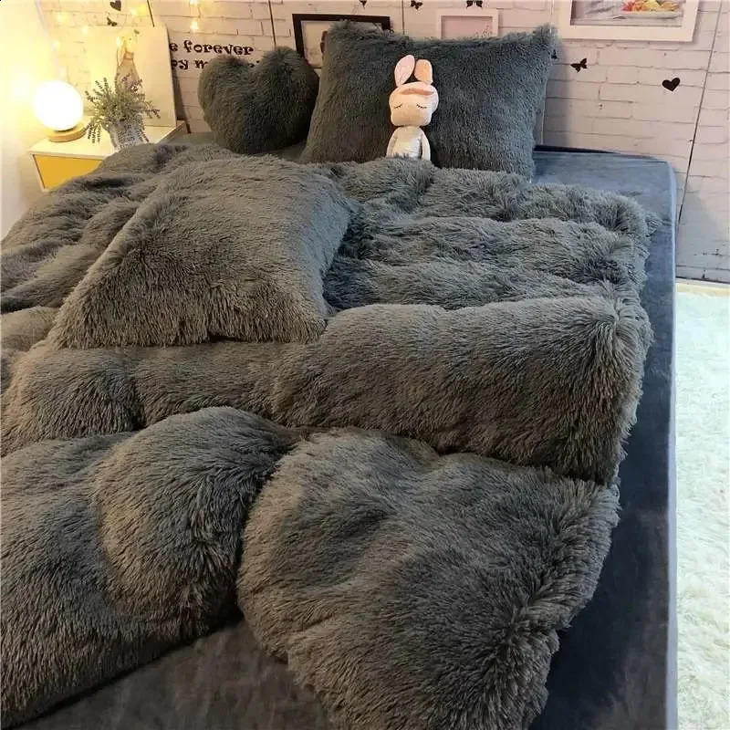 Conjuntos de cama Cristal Veludo Espessado Mink Fleece Cama Quatro / Três Peças Conjunto de Folhas para Inverno Calor Longo Pelúcia Duveta Capa Coral Fleece 231110