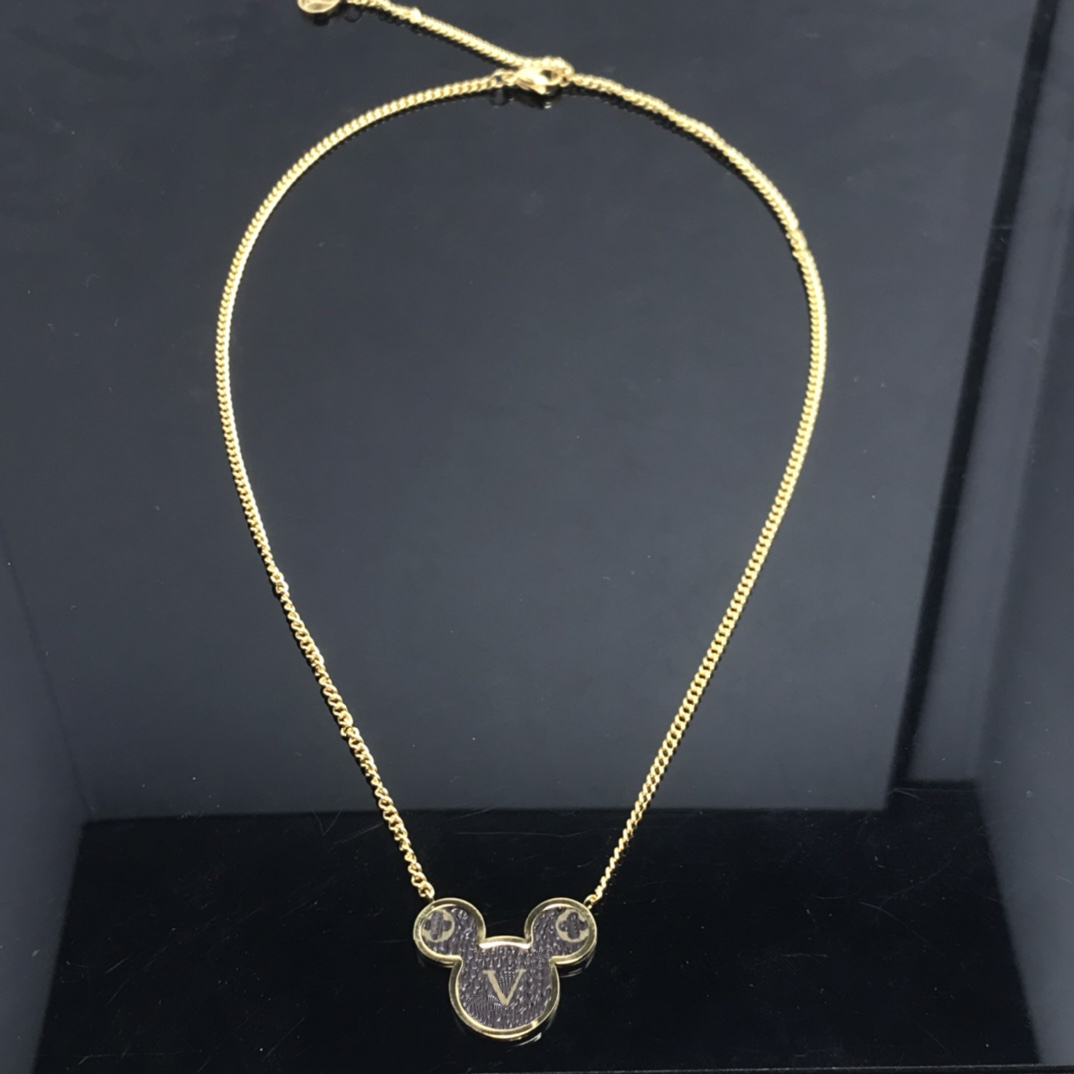 2023 Nouveau collier pendentif en cuir rétro de mode Gol