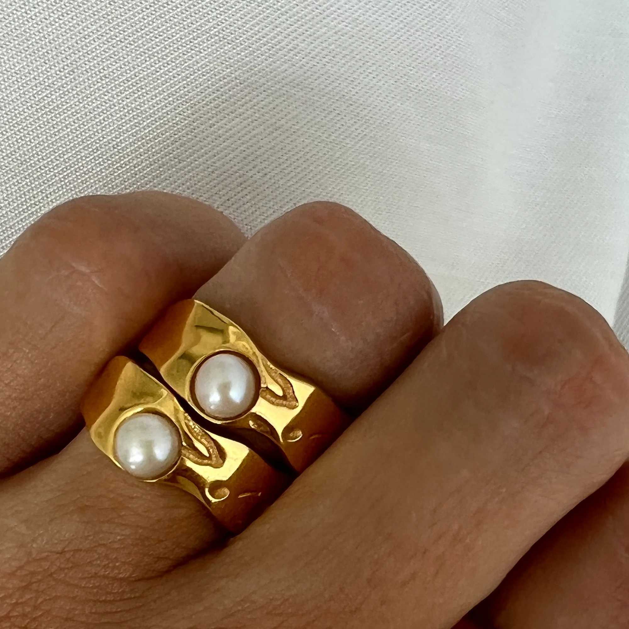 Band Rings Uworld 18K Gold PVD Plated 316L Stainless Steel Rings Finger Chunky Wedding statement Jewelry Shell Freshwater Pearl Zircon Ring P230411