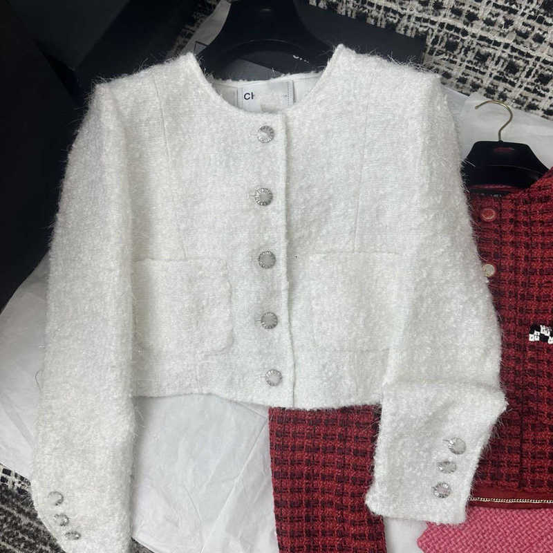 Vestes pour femmes Designer Printemps et Été Nouvelle Mode Polyvalent Doux Unique Tempérament Doux Blanc Col Rond Manteau Court Avec Boucle De Diamant PO8Z