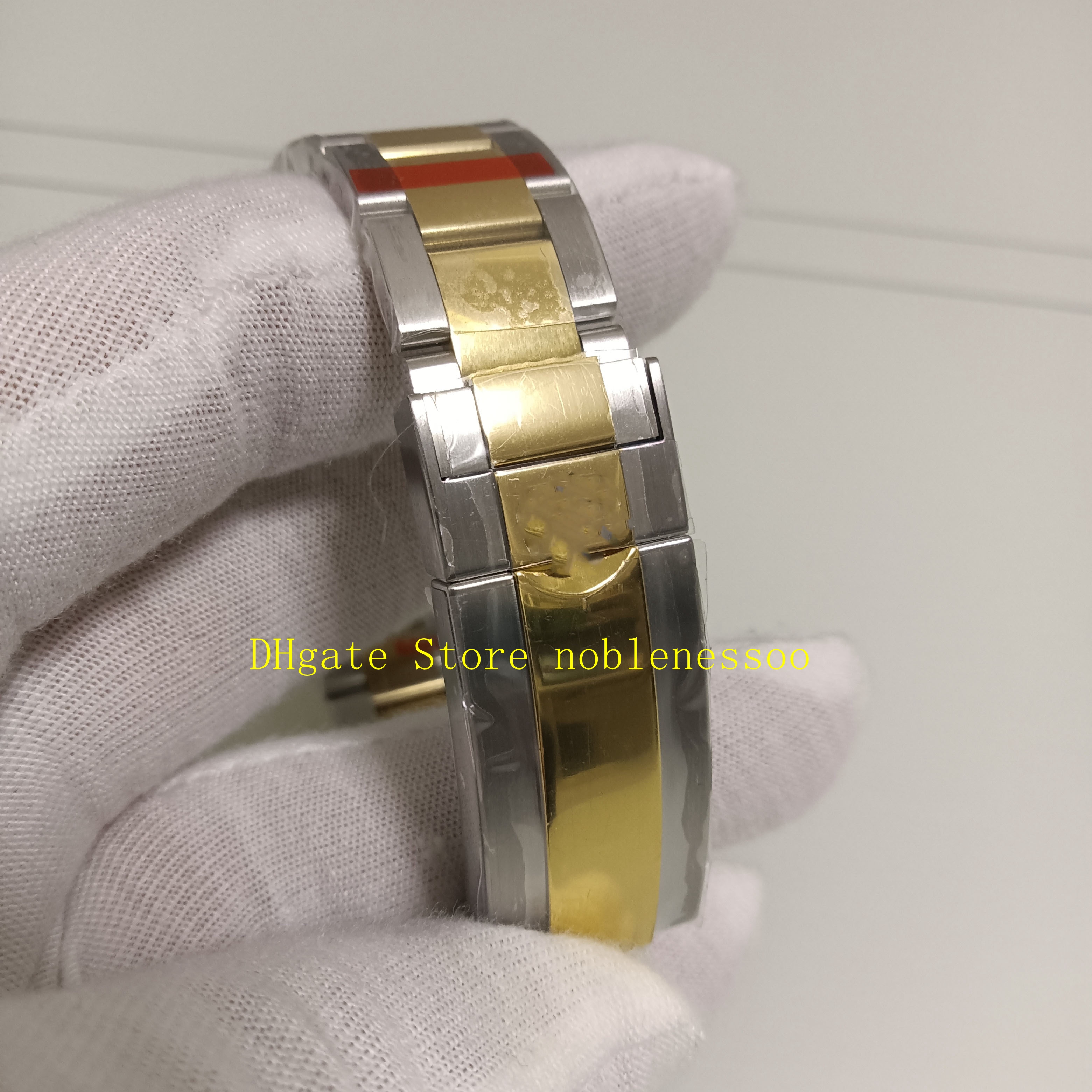 4 Style Real Po Mens 904L Watches en acier Men 40 mm 18k Twotone Gold V12 Céramic Black Dial Cal 3135 Mouvement Solid Band Dive Kif 286K