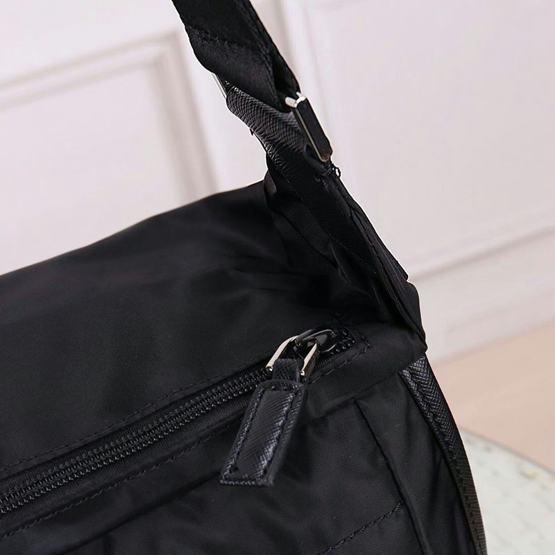 Sac à bandoulière de luxe homme mode sacs à bandoulière de luxe classique pratique à transporter en plein air sac à main designer femme messager