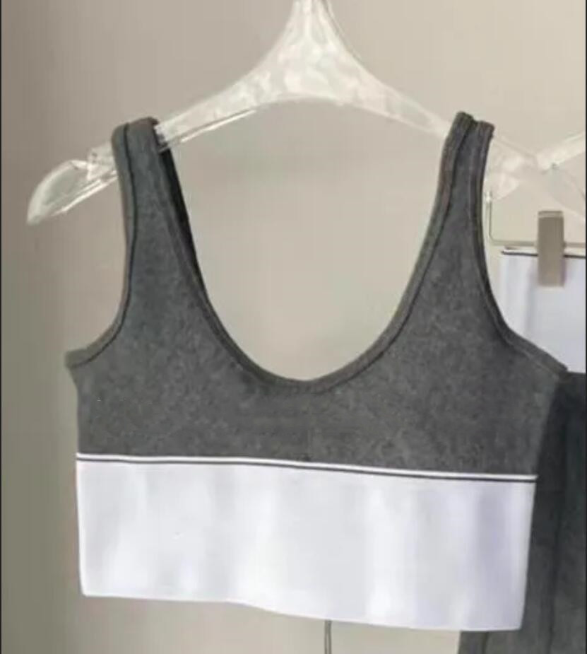 Kadınların Trailtsuits İki parçalı elbise tasarımcısı tank üst pamuk streç kırpılmış yoga takım elbise fitness sütyen mini etek tankları üst kısımlar şort golf tenis vintage t elbise