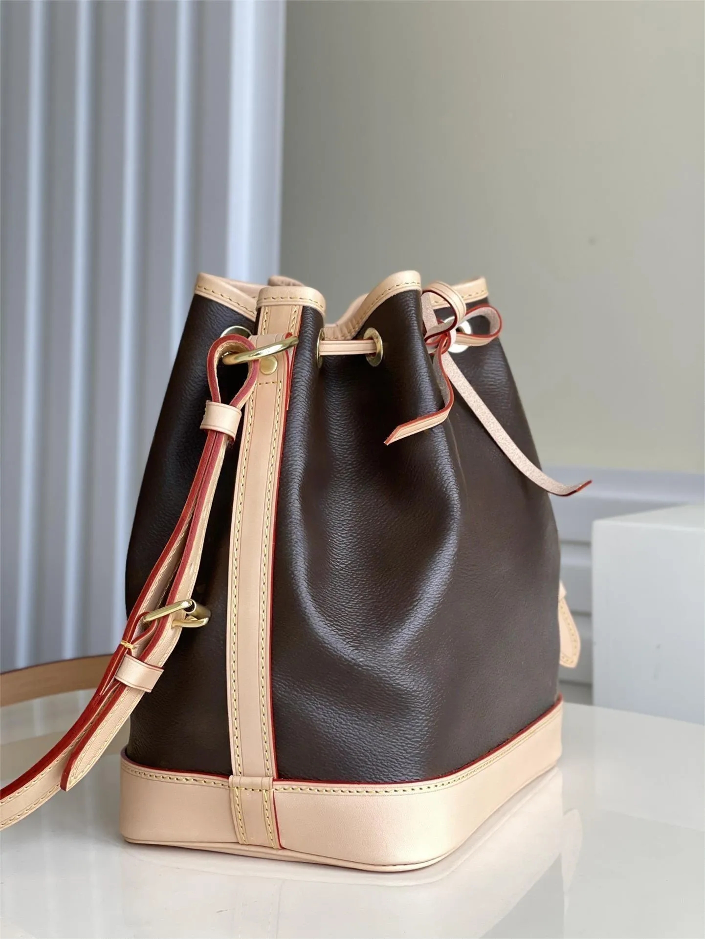 Sacs de créateurs Sac seau mignon, sac à bandoulière élégant Sac à main en cuir de luxe, un sac seau que tout le monde adorera