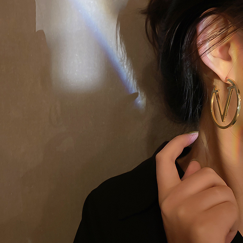2023 Stora hoopörhängen Brand Designer Classic 18k Gold-Plated Rostfri Steel Letter Earrings Pendant Earring Lady Stud Earring Fashion Simple Designer Jewelry