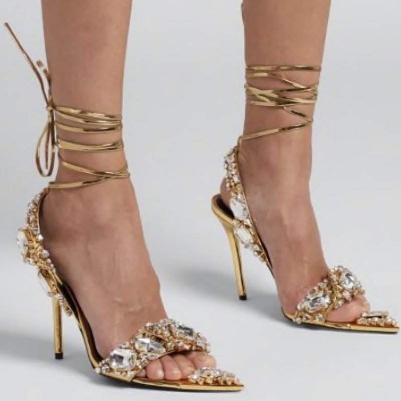 Metalik kristal süslemeli ayak bileği-kızartma sandaletler topuklu stiletto topuklu kadınlar parti akşam ayakkabıları açık ayak parmağı aynası deri lüks tasarımcılar fabrika ayakkabı