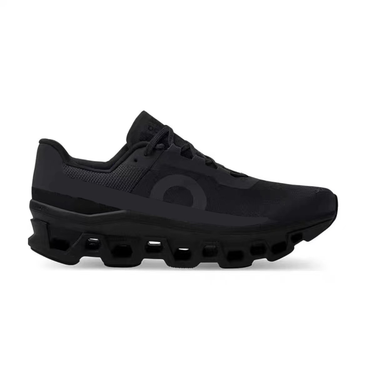 2024 på designer på moln löpskor moln män kvinnor cloudmonster gurkmeja kudde skor sport sneakers färgglada lätta komfort designer tränare tränare