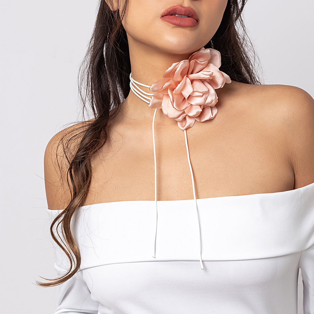 Kvinnor Rose Flower Choker Halsband Olika färg En tidlös klassisk handgjord blommig chokerhalsband
