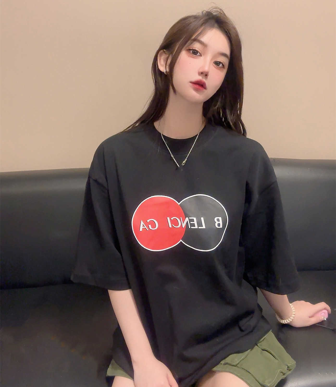 2023 New designer womens t shirt high-end Shirt Correct Version Family Front Circle Letter MasterCard Online Red Same Loose Sleeve T-shirt