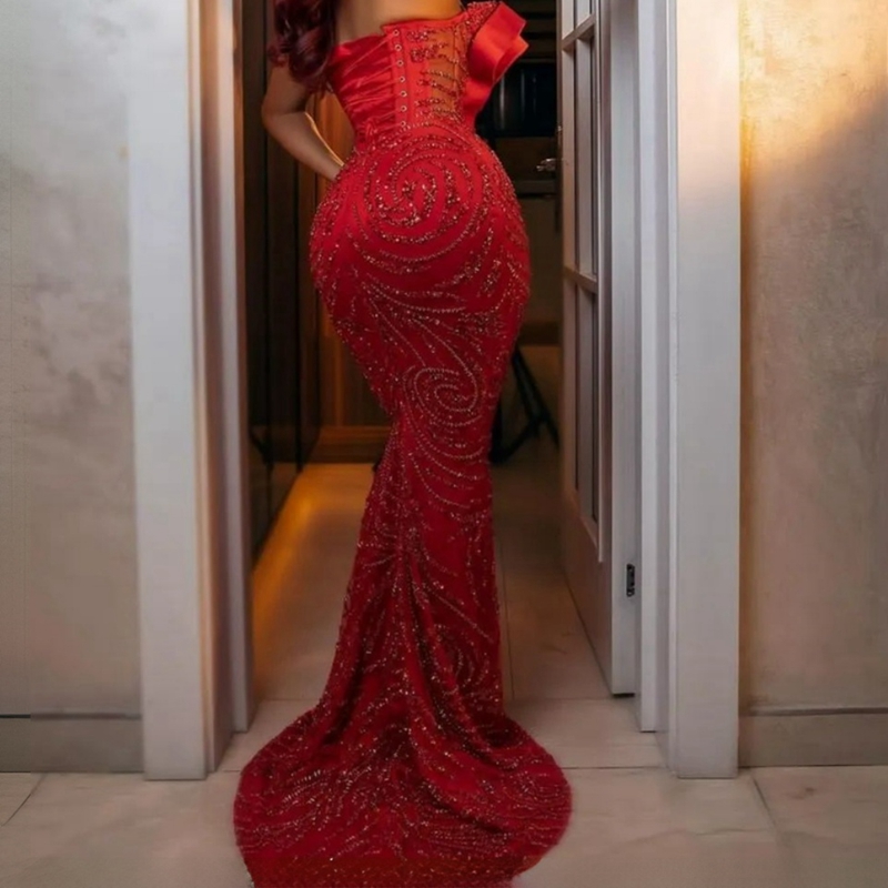 Lussuoso Aso Ebi Abito da ballo a sirena Rosso a forma di cuore Nero Ragazze Glitter Paillettes Pizzo Cristallo Tulle Increspature Perline Abiti da festa da sera Robe De Bal Abito formale da festa