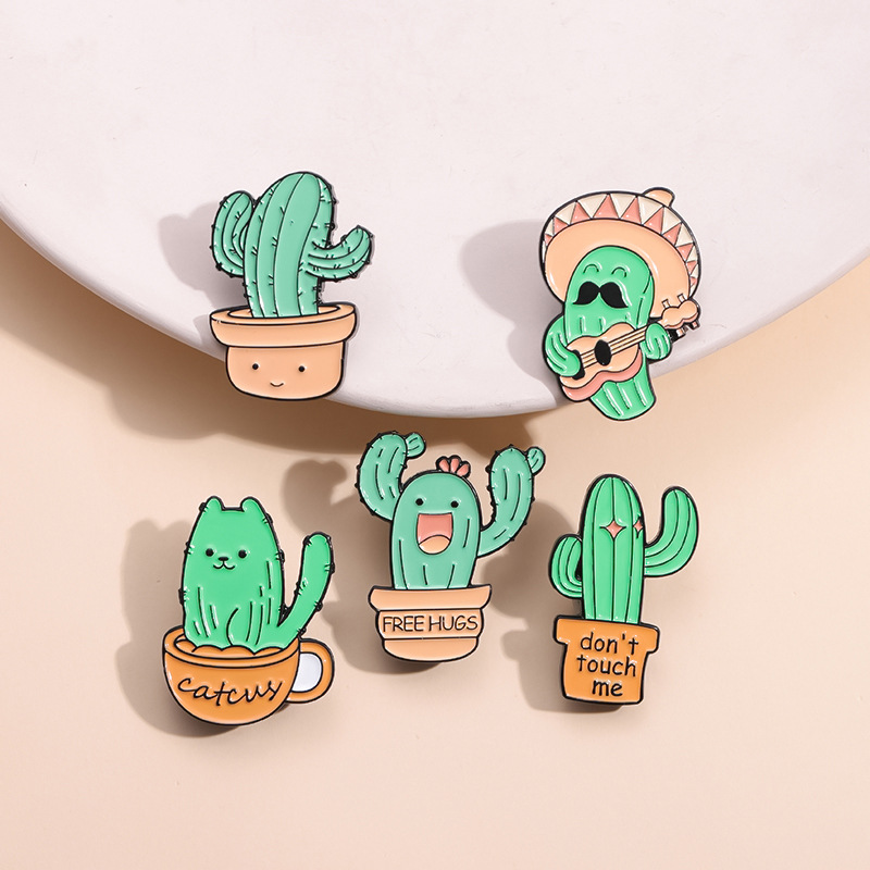 Broszki przypinaj dla kobiet mężczyźni zabawna odznaka i szpilki na ubrania torby dekoracje Cute Cactus emalia metalowy prezent biżuterii dla przyjaciół hurtowo