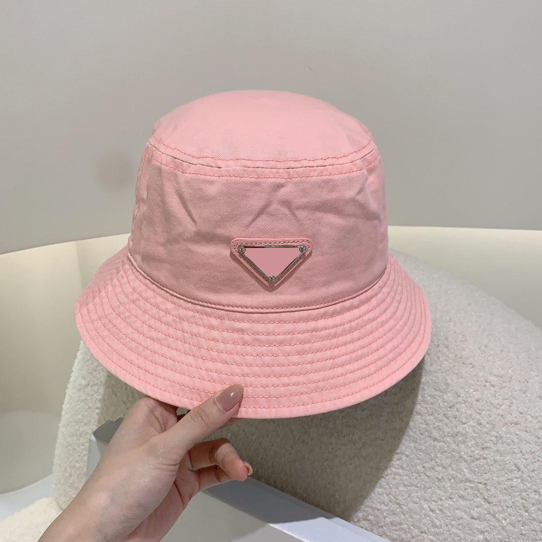 キャンディーカラーデザイナーバケットハットカップルファッション夏休み旅行金属三角形レタープリント 4 色バケット帽子