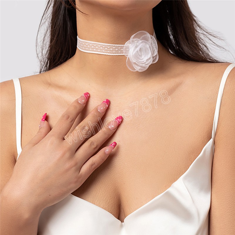 Französische Retro-weiße Spitze-Rosen-Blumen-Band-Halskette für Frauen Elegante kurze Schlüsselbeinkette Y2K Mi Zubehör