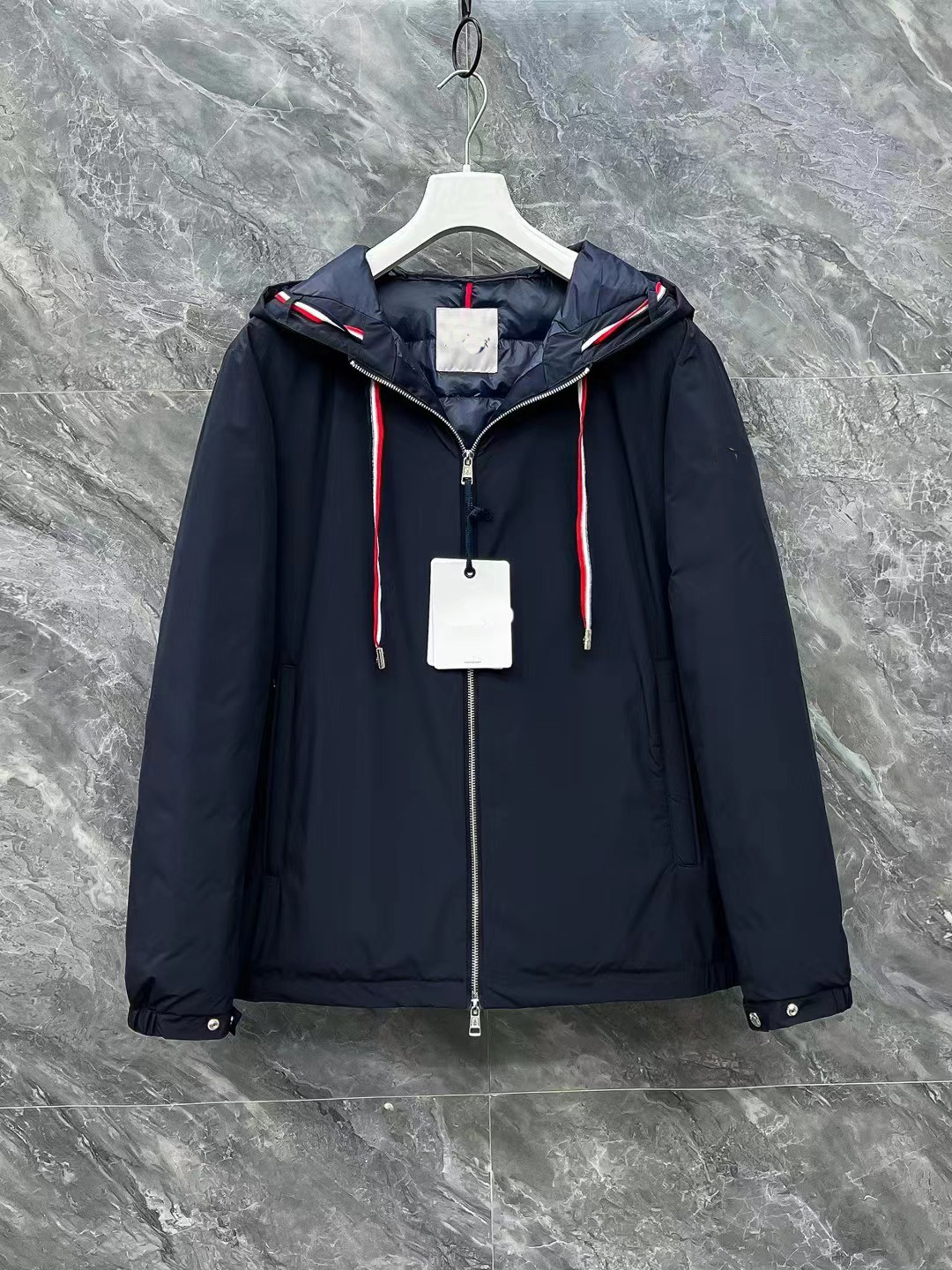 新しい高品質のダウンジャケットファッションウォームコートホットセラー冬の風のないジャケット
