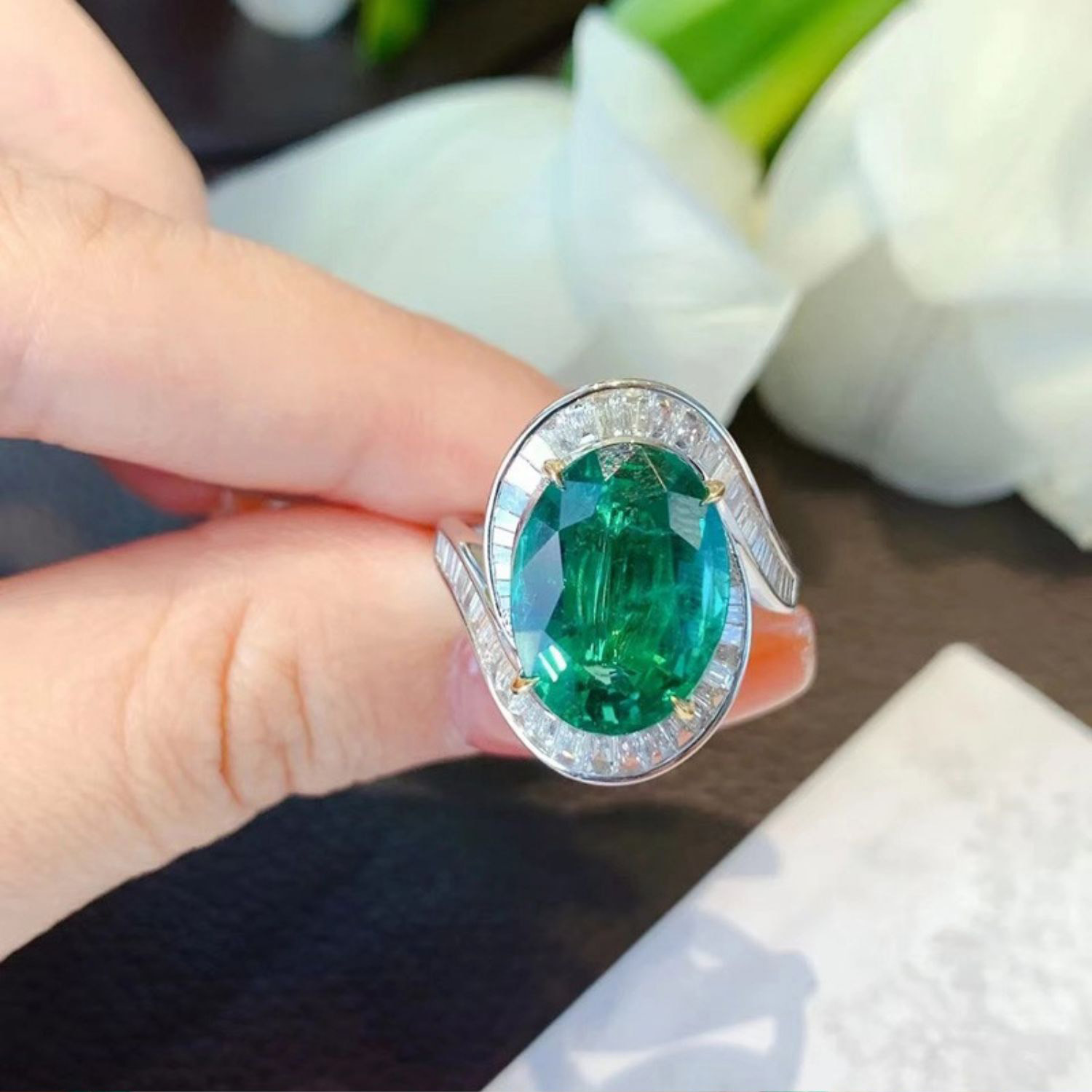 Vintage Lab Emerald Diamond Ring 100% Real 925 Sterling Silver Party Wedding Band Rings for Women Bridal Engagement Jewelry Gift