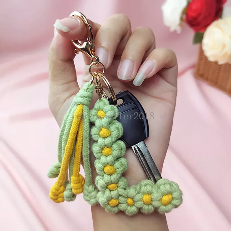 Porte-clés avec pompon en coton bohème fait à la main, avec lettres de l'alphabet A B C, fleur tissée à la main, pendentif, breloque pour sac, vente en gros, usine