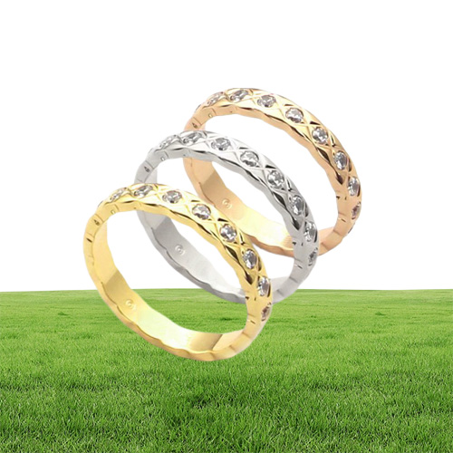 Europa Amerika Stijl Mannen Dame Vrouwen Titanium staal 18K goud gegraveerd Ruit Plaid Instellingen Diamantliefhebbers Smalle ringen Maat US5U6530110