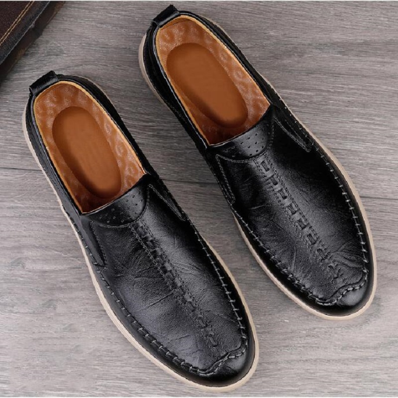 Mocassini da uomo classici di marca di lusso Scarpe eleganti da uomo Scarpe da sposa marrone scuro in vera pelle da uomo Mocassini da uomo Slip on Formal Flat D2H24