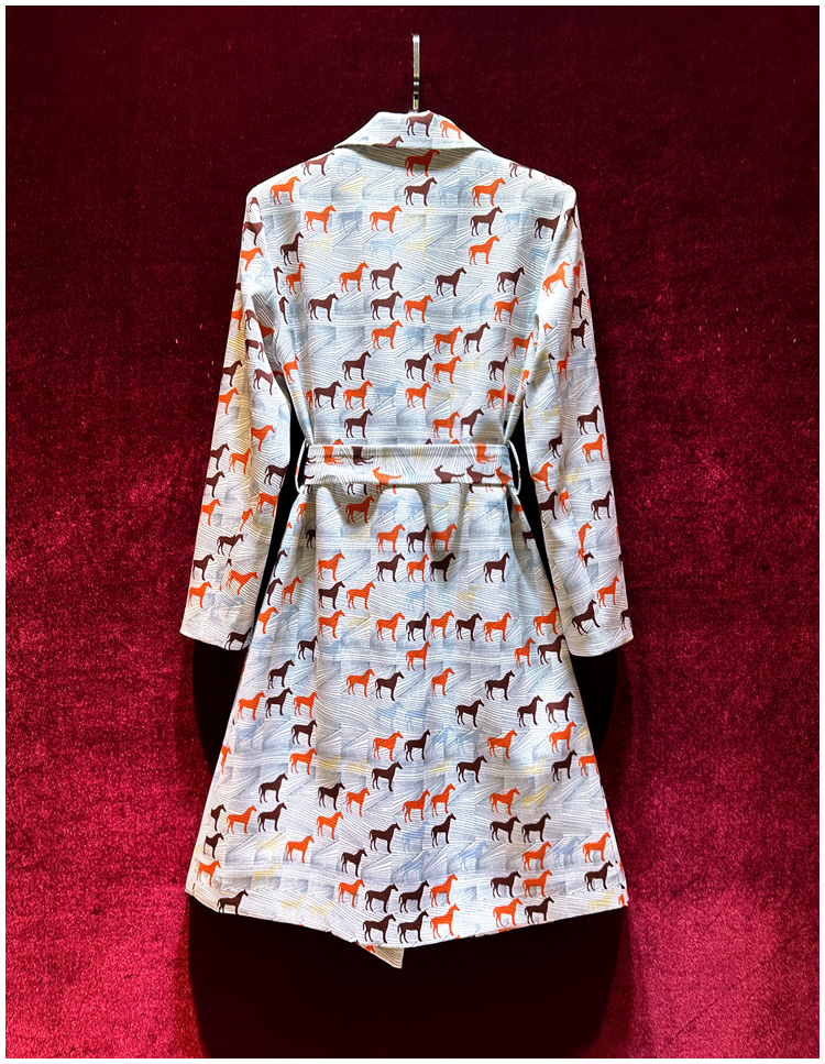 European and American women`s dress 2023 winter new Suit collar Long sleeve horse print double breasted fashion Trench coat