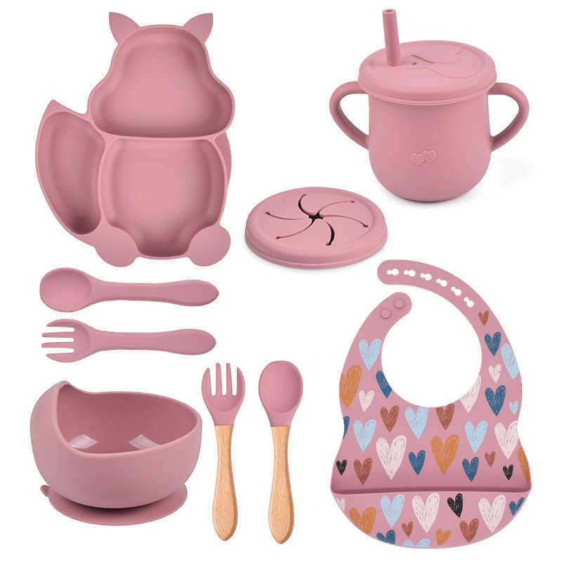 Tazze Piatti Utensili Piatti l'alimentazione del bambino Set Piatti a forma di scoiattolo Ciotole con ventosa Bavaglini in silicone uso alimentare Panno ruttino bambini Set da tavola AA230413